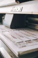 Zollstock weiß mit sichtbaren Nieten und ein- oder zweiseitig bedruckt mit Ihrem Logo, Adresse, Slogan, Bild